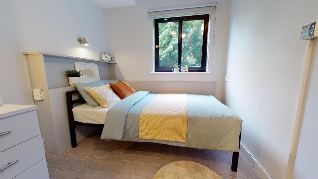 Comfy Ensuite Bedrooms At Gardens Near Centre * Manchester